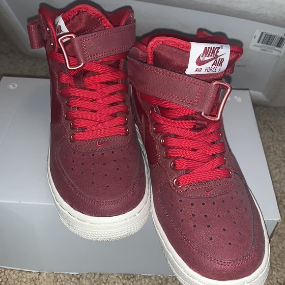 Air Force 1 Mid - Picture 4 of 5